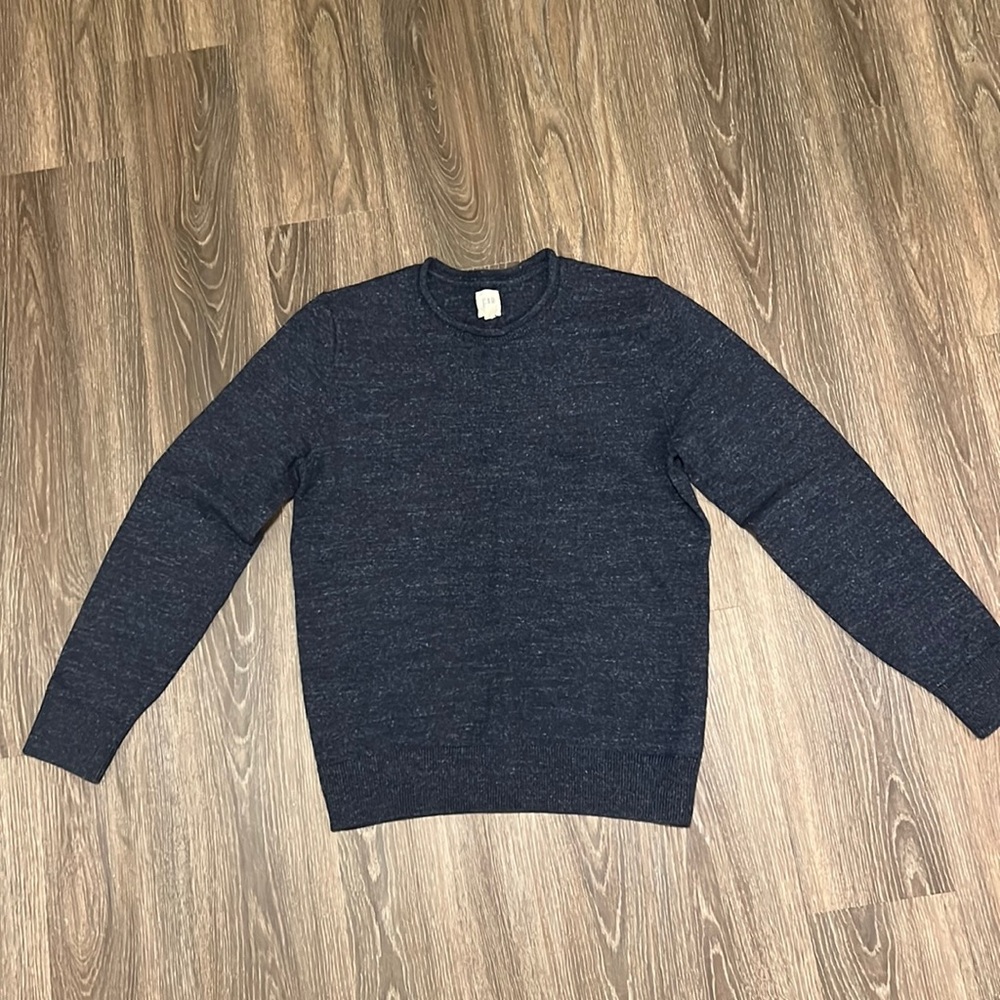 Soft dark blue sweater never worn !